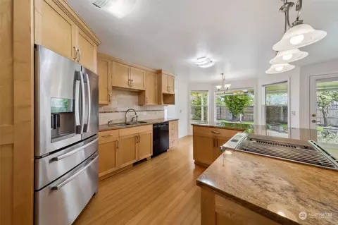 Kitchen - 444 Burger Pl, Enumclaw, WA 98022 photo 1 of 3