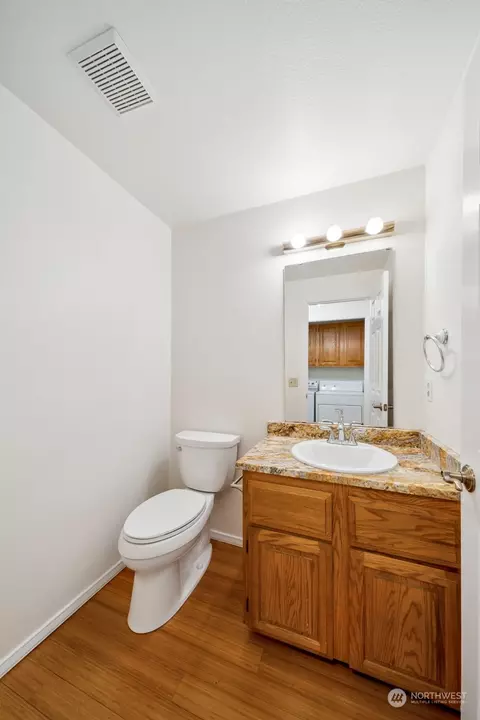 Bath - 444 Burger Pl, Enumclaw, WA 98022 photo 2 of 5