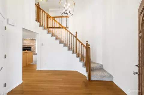 Entry Way - 444 Burger Pl, Enumclaw, WA 98022 photo 2 of 2