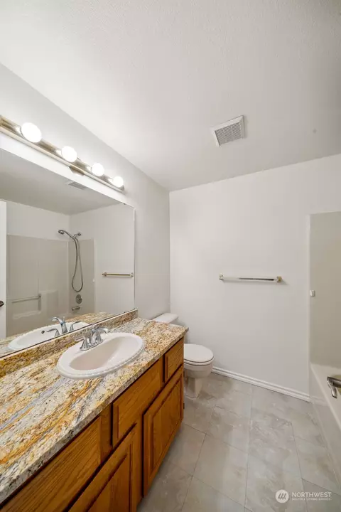 Bath - 444 Burger Pl, Enumclaw, WA 98022 photo 5 of 5