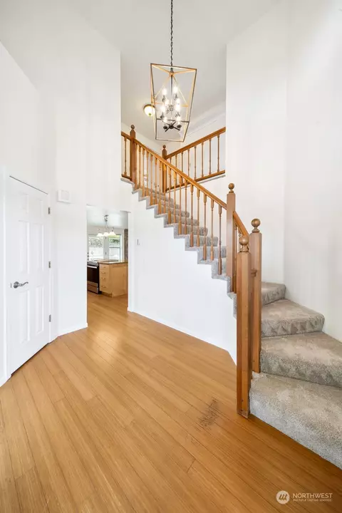 Entry Way - 444 Burger Pl, Enumclaw, WA 98022 photo 1 of 2