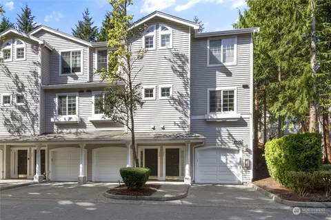 2020 132nd Ave SE #204, Bellevue, WA 98005