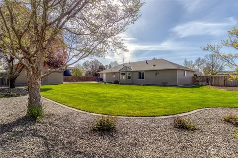Exterior - 27 Sullivan Pl, Walla Walla, WA 99362 photo 8 of 8