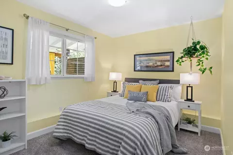 Bedroom - 16905 17th Ave SE, Bothell, WA 98012 photo 3 of 4