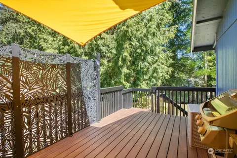 Exterior - 16905 17th Ave SE, Bothell, WA 98012 photo 3 of 5