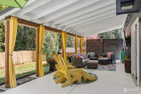 Exterior - 16905 17th Ave SE, Bothell, WA 98012 photo 4 of 5