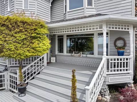 3617 Olympic Blvd W, University Place, WA 98466