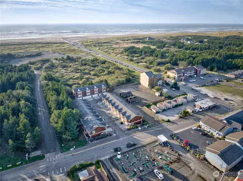 201 SW Ocean Beach Blvd #L-12, Long Beach, WA 98631