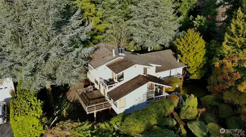 7570 NE 28th Pl, Medina, WA 98039