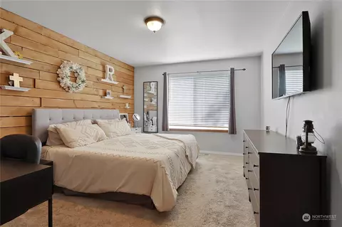 Bedroom - 606 Callendar St NW, Orting, WA 98360 photo 2 of 5