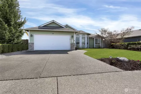 606 Callendar St NW, Orting, WA 98360