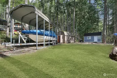 20 N Bingham Pl, Hoodsport, WA 98548
