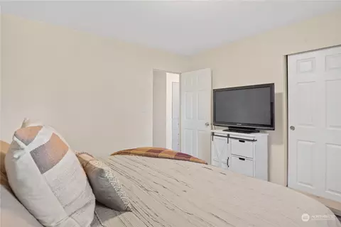 Bedroom - 3128 Hemlock St, Longview, WA 98632 photo 2 of 6