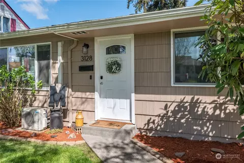 Exterior - 3128 Hemlock St, Longview, WA 98632 photo 7 of 7