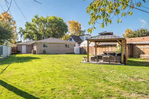 Exterior - 3128 Hemlock St, Longview, WA 98632 photo 5 of 7
