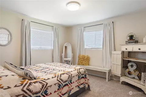 Bedroom - 3128 Hemlock St, Longview, WA 98632 photo 3 of 6