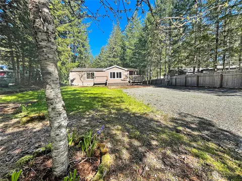 131 N Hamma Hamma Dr E, Hoodsport, WA 98548