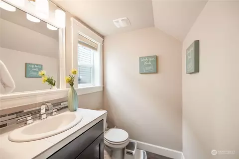 Bath - 824 231st St SE, Bothell, WA 98021 photo 1 of 6