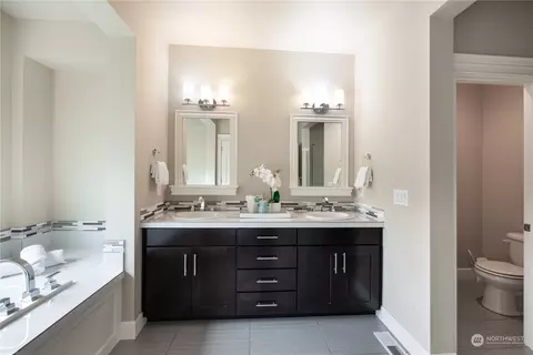 Bath - 824 231st St SE, Bothell, WA 98021 photo 3 of 6