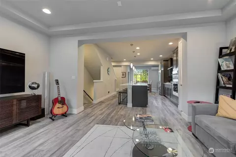 Living - 524 SE Pl Se 238th #D, Bothell, WA 98021 photo 2 of 4