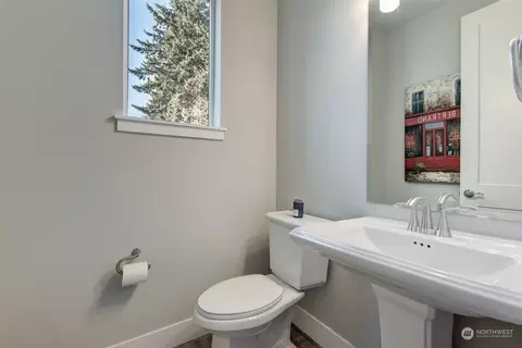 Bath - 524 SE Pl Se 238th #D, Bothell, WA 98021 photo 1 of 4