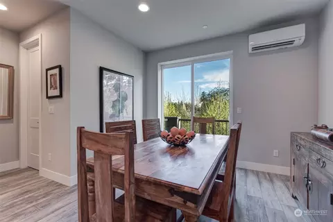Dining - 524 SE Pl Se 238th #D, Bothell, WA 98021 photo 1 of 1