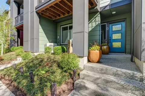 Exterior - 524 SE Pl Se 238th #D, Bothell, WA 98021 photo 2 of 5