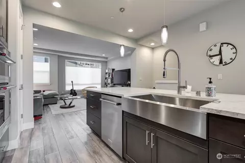 Kitchen - 524 SE Pl Se 238th #D, Bothell, WA 98021 photo 4 of 6