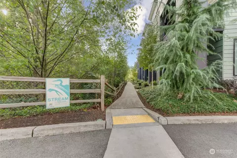 View/Area - 524 SE Pl Se 238th #D, Bothell, WA 98021 photo 3 of 4