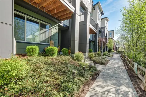 524 SE Pl Se 238th #D, Bothell, WA 98021