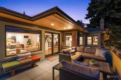 Exterior - 2801 29th Ave W, Seattle, WA 98199 photo 9 of 17