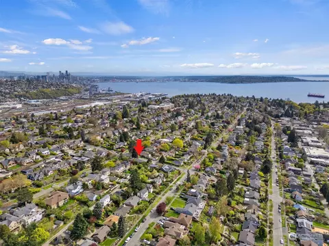 View/Area - 2801 29th Ave W, Seattle, WA 98199 photo 2 of 3