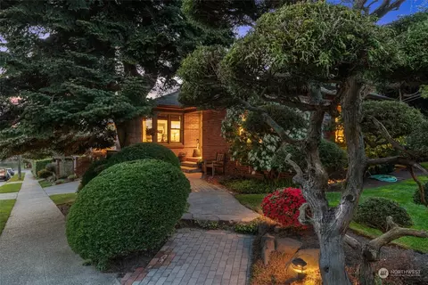 Exterior - 2801 29th Ave W, Seattle, WA 98199 photo 3 of 17