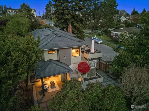 Exterior - 2801 29th Ave W, Seattle, WA 98199 photo 14 of 17