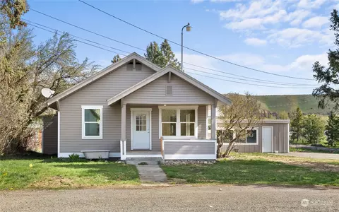 10910 N Thorp Hwy, Thorp, WA 98946