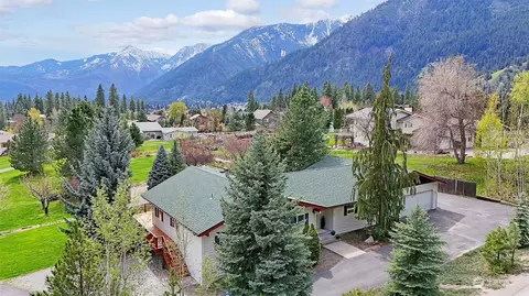 10733 Titus Rd, Leavenworth, WA 98826