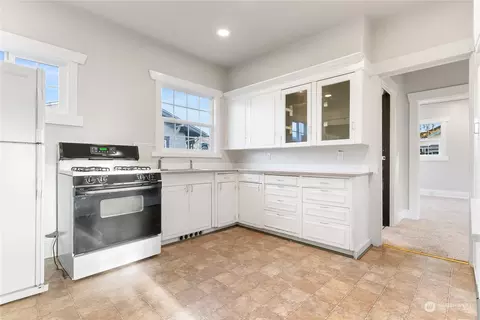 Kitchen - 801 Cherry Ave, Sumner, WA 98390 photo 1 of 1