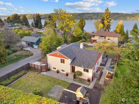 10510 Sand Point Way NE, Seattle, WA 98125
