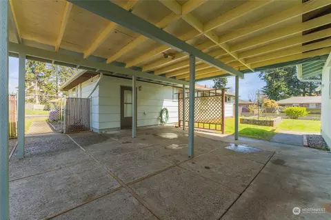 Exterior - 604 E Beech St, Everett, WA 98203 photo 6 of 8