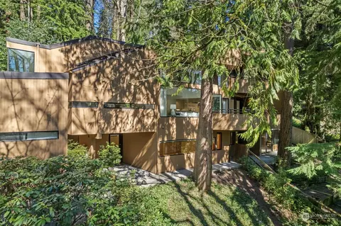 3 Lindley Rd, Mercer Island, WA 98040