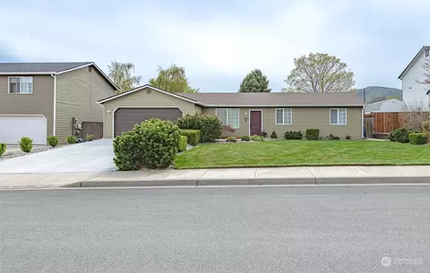 1903 Leavenworth Pl, Wenatchee, WA 98801