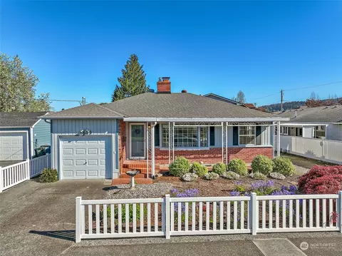 1613 Maple St, Sumner, WA 98390 photo 1