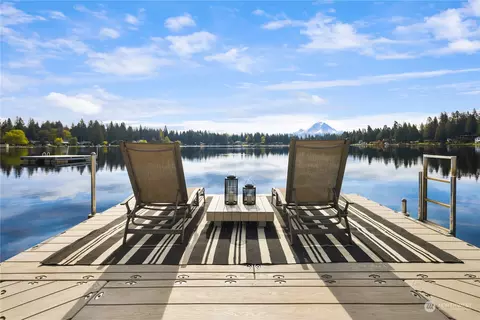 30849 E Lake Morton Dr, Kent, WA 98042