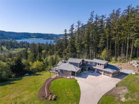 14678 Jefferson St, Anacortes, WA 98221