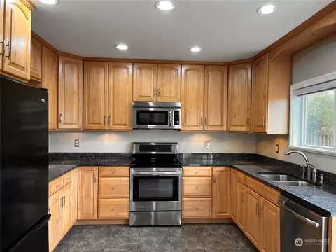 2024 James St, Enumclaw, WA 98022 photo 3
