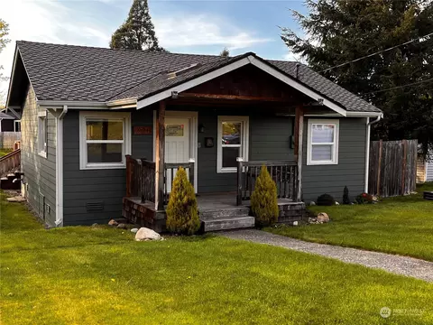 2024 James St, Enumclaw, WA 98022