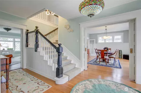 Entry Way - 108 E 8th St, Aberdeen, WA 98520 photo 3 of 5