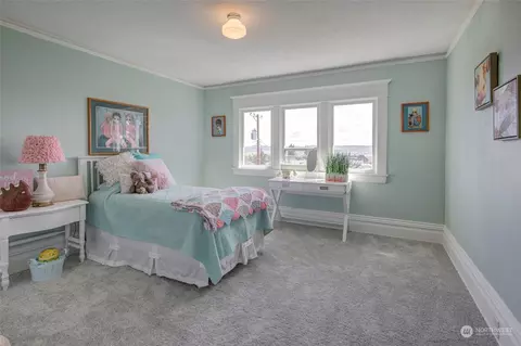 Bedroom - 108 E 8th St, Aberdeen, WA 98520 photo 5 of 6