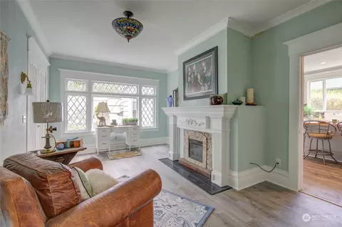 Living - 108 E 8th St, Aberdeen, WA 98520 photo 3 of 3