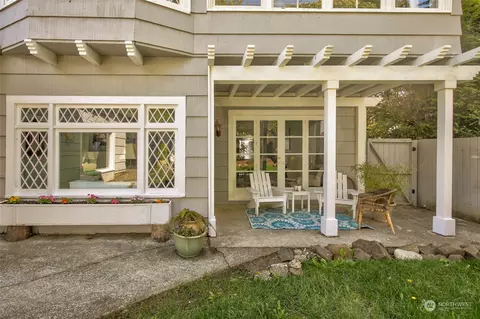Exterior - 108 E 8th St, Aberdeen, WA 98520 photo 6 of 8